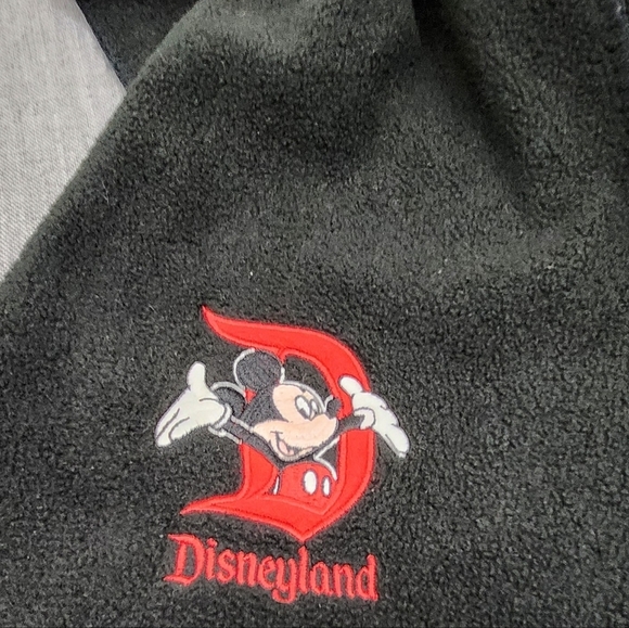 Disney Disneyland Mickey Mouse Polyester Scarf. - Picture 2 of 3